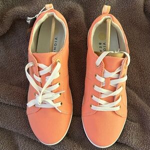 VIONIC BEACH STINSON WOMEN’S WASHABLE SNEAKERS SIZE 10